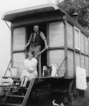 Arthur, Lilian and family on holiday in Burnham-on-Sea